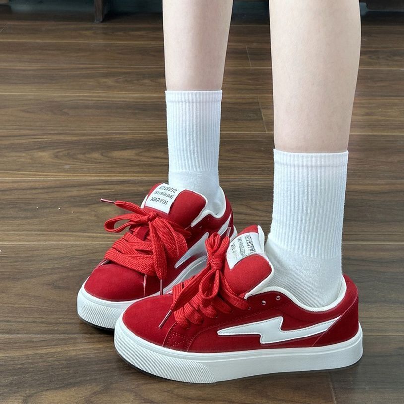 Black shoes Campus niche retro board shoes Bread casual wear-resistant trendy shoes Versatile casual new models