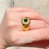 Anello Farah con Pietra Preziosa Curva, Antico, Placcato Oro 18K, Smeraldo Convesso, Anello in Zircone