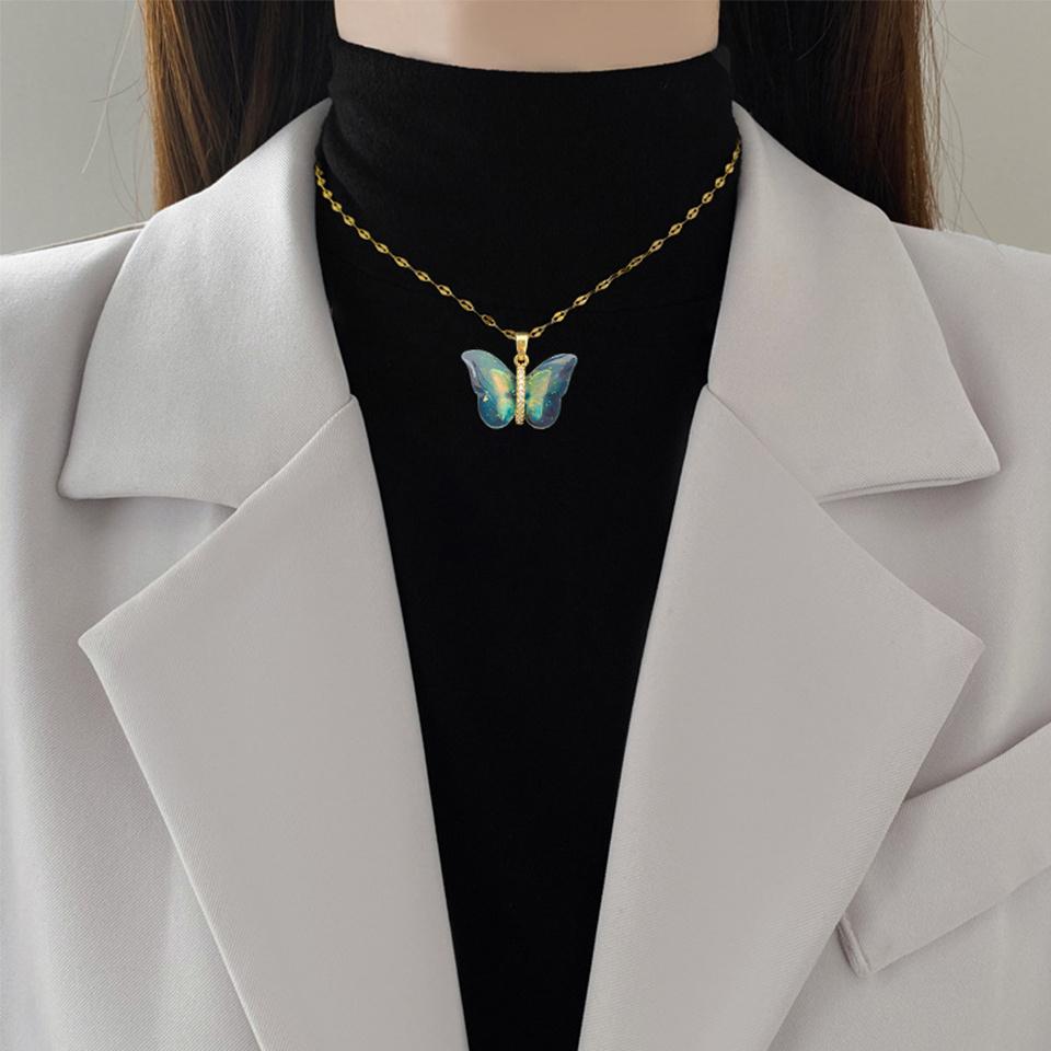 Colorful Crystal Butterfly Charm Necklace Simple Insect Clavicle Chain For Women Girl Fashion Jewelry Accessories Gift