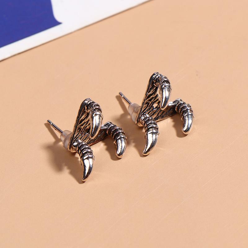 

Gothic Claw Stud Earrings For Women Men Cool Aesthetic Geometric Earrings Punk Charm Jewelry Accessories Gift