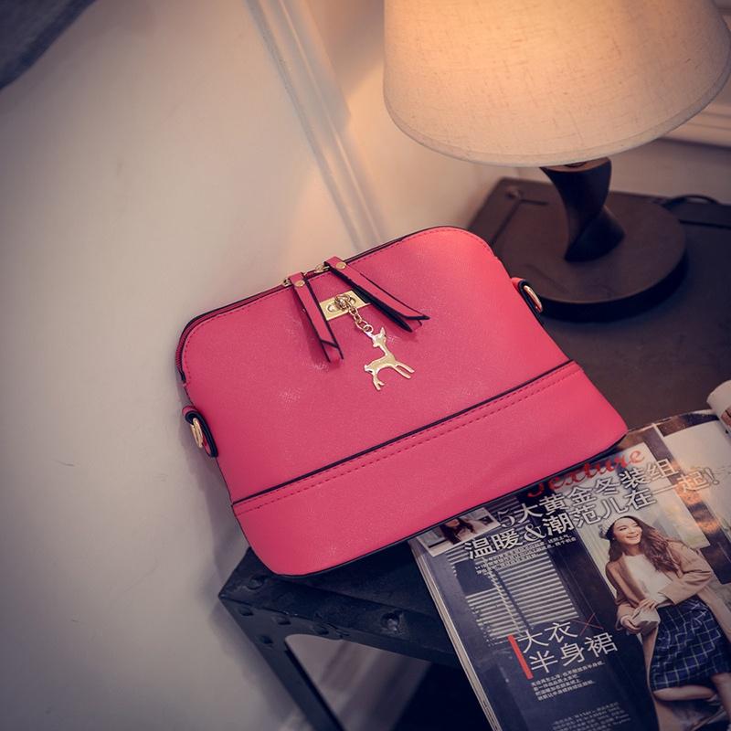 Elegant Women Handbag Shell Tote Purse With Premium Quality Materials And Timeless Design