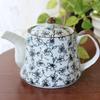 Rose-patterned black copper teapot with mesh (with mesh) Capacity: 490cc Height: 11.5cm Lid: 7.5cm Base: 10.2cm Weight: 428g Arita ware Wide base make