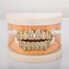 Set Grillz Zanne Iced Out 8 Denti Ottone Zircone Cubico Zirconia Placcato Oro Vero Denti Hip Hop Rap Grillz Personalità Festa Cosplay Ingrosso