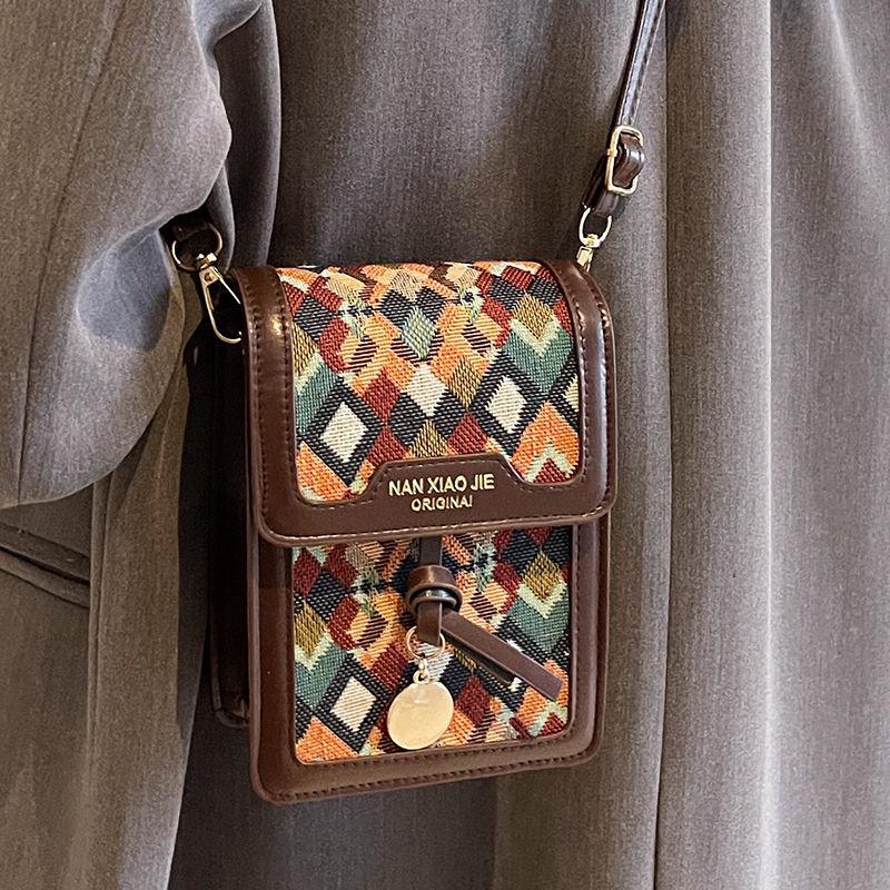 2025 Women's Retro High-End Small Square Crossbody & Shoulder Bag