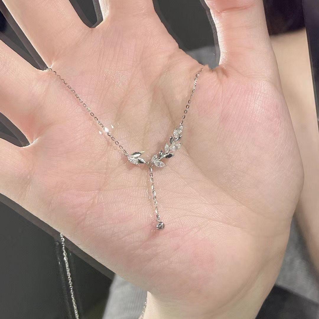 

Sui Sui Ping An Tassel Wheat Sui Necklace Women s Fashion Niche Design Sense Clavicle Chain 2025