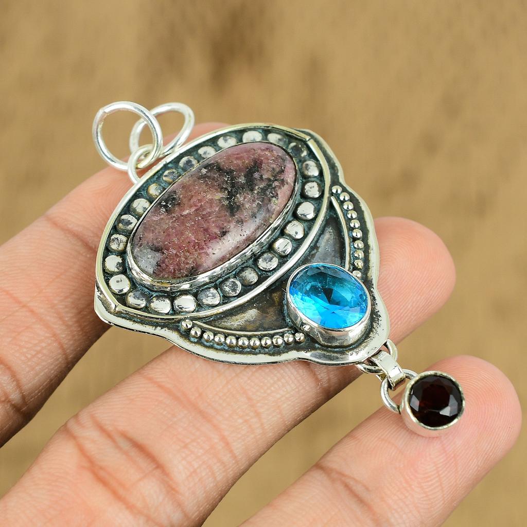 Prezent na rocznicę dla niej naturalny rodonit kamień szlachetny wisiorek srebro próby 925