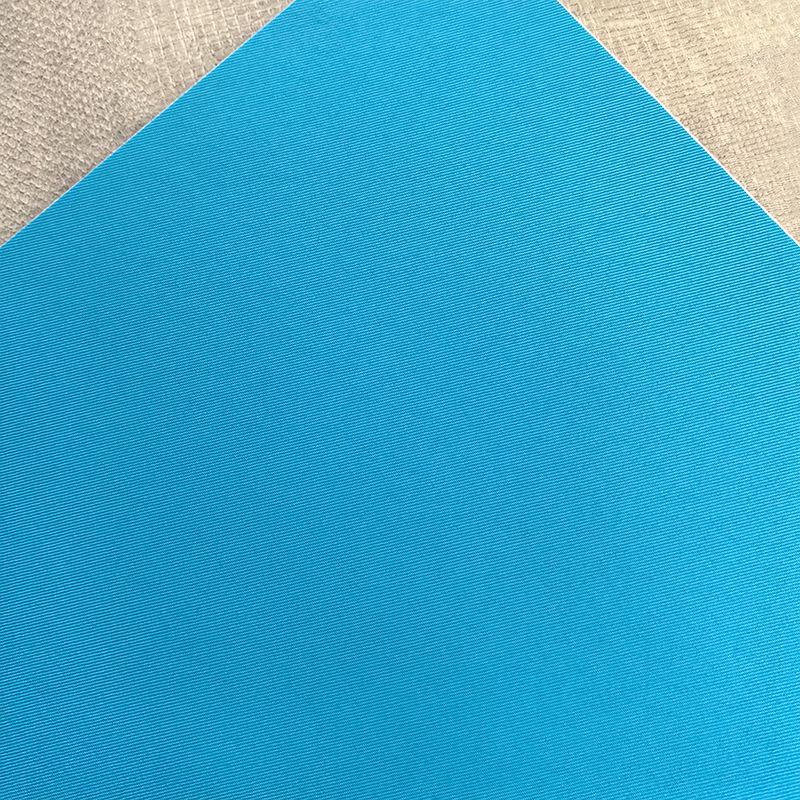 Samolepicí látkové záplaty na opravu pro renovaci pohovky, stěny, oděvů a závěsů.