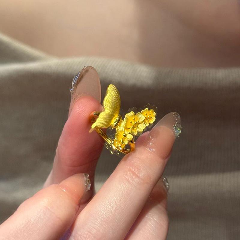 Antique gold craftsm Female Ring fashion retro brushed butterfly flower asymmetrical rings for women exquisite jewelry gift
