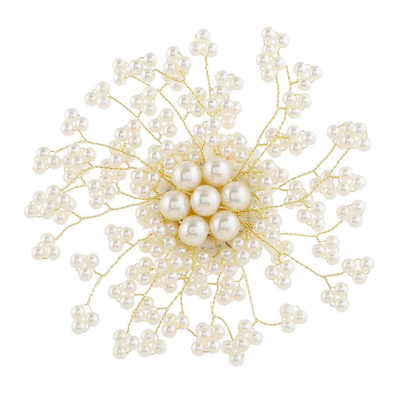 New Handmade High-end Luxury Imitation Pearl Snowflake Brooch Female Versatile Temperament Elegant Brooch Pin Jacket Accessories