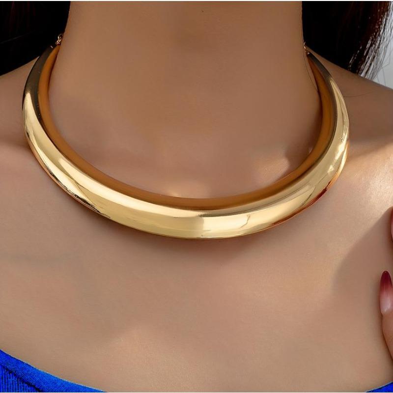 Новый продукт мода простая атмосфера ретро металл гладкий геометрический круг женский воротник Циндао ювелирные изделия золотой