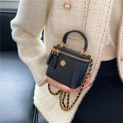 Small Shoulder Bag for Women Classic Mini Clutches Feminine Small Square Box Crossbody Chain Metal Bag