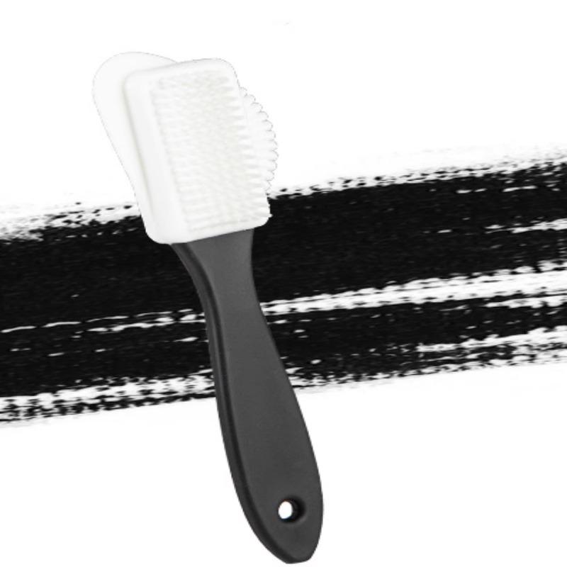 

Универсальный набор для ухода за черной замшей и нубуком: Матовый обувной порошок и восстановитель