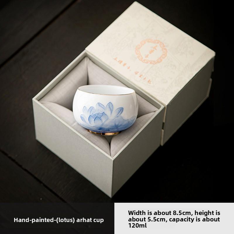 High-end hand-painted master cup ceramic teacup creative hydrangea white porcelain arhat cup kung fu tea set personal tea bowl