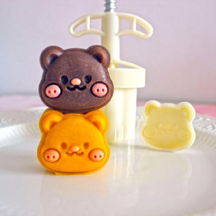 Cartoon Bear Cookie Mooncakes Mold Dishwasher Safe ABS Stainless Steel Materials For Family Baking Activity