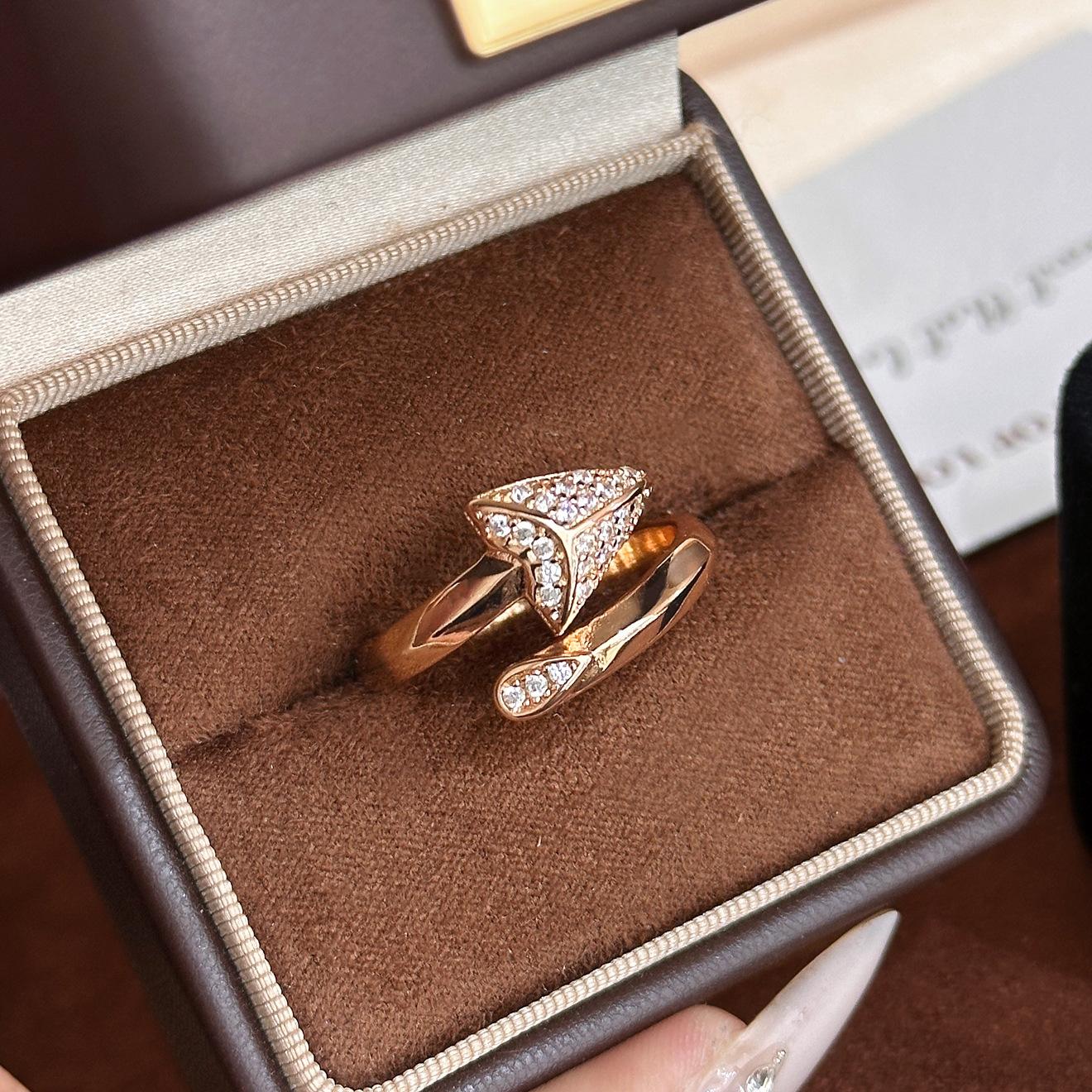 Popular Seiko full diamond arrow ring light luxury versatile jewelry zircon