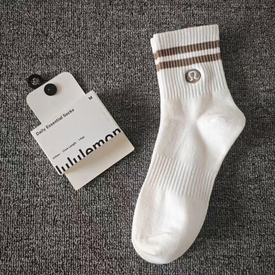 

LULU Четыре сезона Полосатые спортивные носки до середины икры для мужчин и женщин One Size