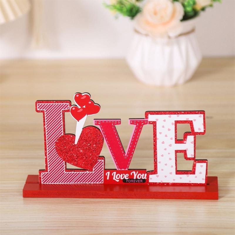 Classical Wood LOVE KISS Figurines Desk Ornaments for Valentine's Day Decoration Couple Gift Indoor Party Decoration