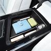 Organizzatore per Console Centrale per Cadillac Lyriq Luxury 2024 Cadillac Lyriq (Tecnologia, Lusso, Sport) Vassoio portaoggetti per bracciolo auto