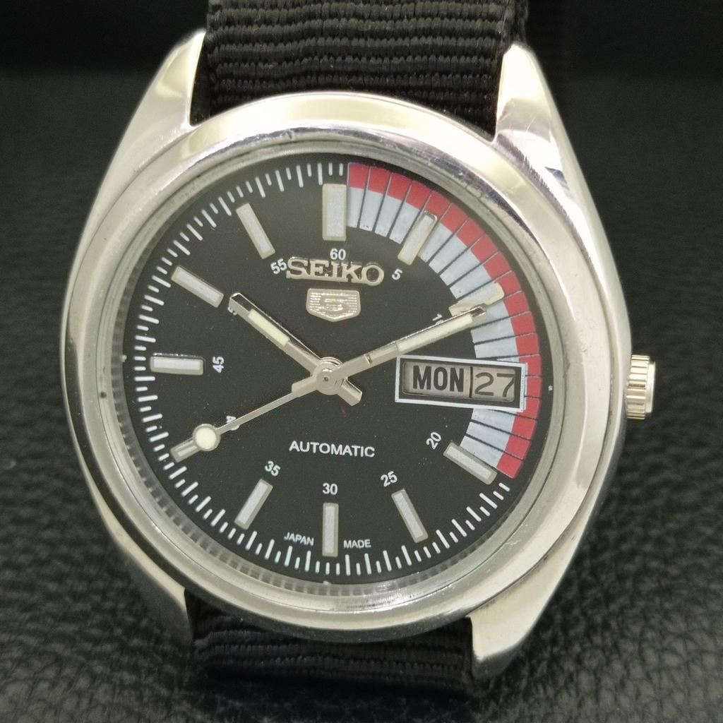 VINTAGE SEIKO 5 AUTOMATIC 7006A JAPAN MENS BLACK COLOR DIAL WATCH A701633-5