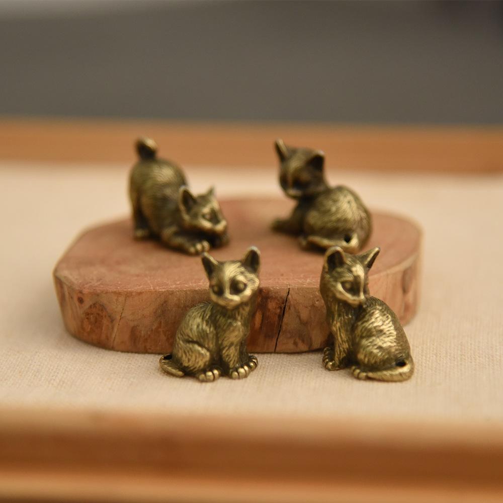 Латунна фігурка для дому та робочих столів