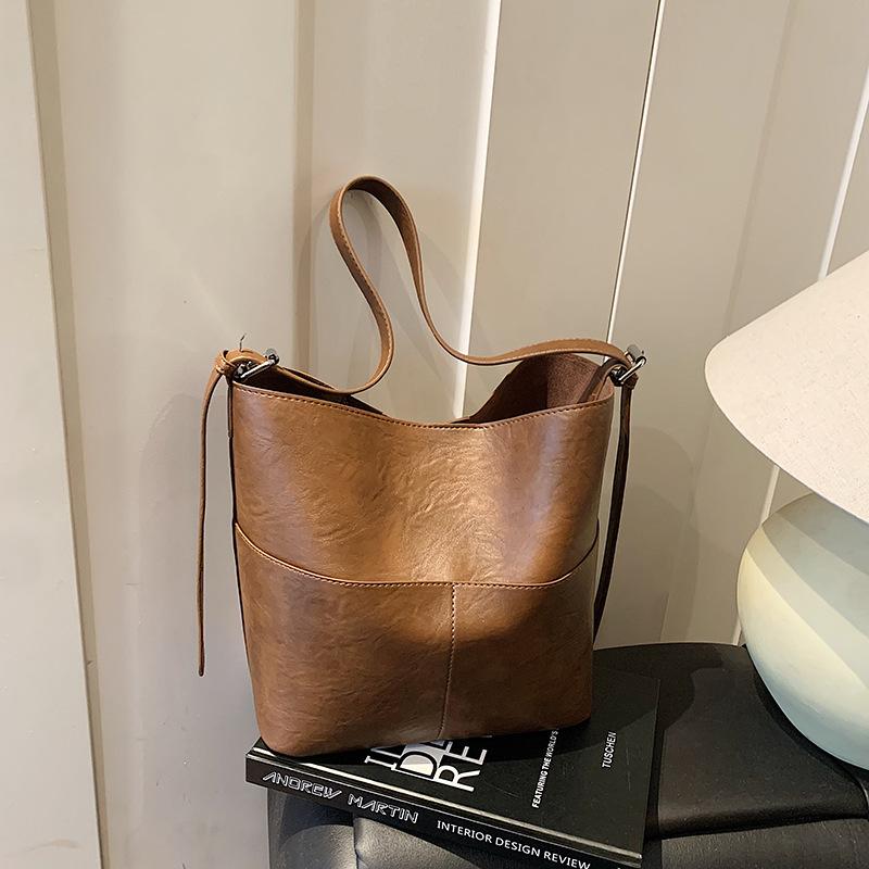 

Korean lazy wind relaxation soft leather texture casual fashion retro temperament daily commuting shoulder messenger women s bag 38*15.5*29 коричневый