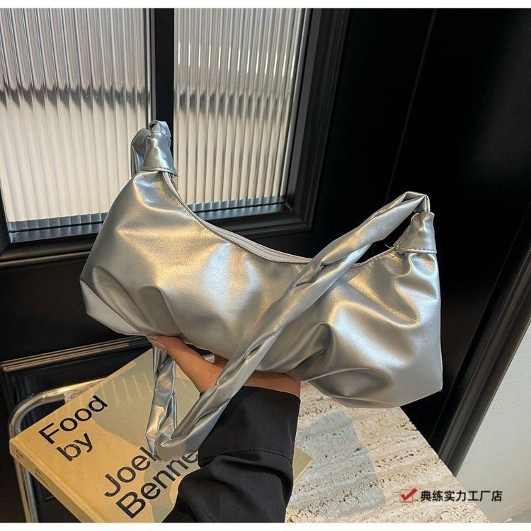 Simple New Fashion Sweet Commute Korean Version Casual Pleated Clouds Solid Color Single Shoulder Portable Underarm Bag Women