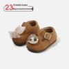 Sapatos de Primeira Caminhada para Bebê Primavera 2025: Sapatos de Couro Antiderrapantes com Solado Macio e Decoração de Boneca para Meninos e Meninas