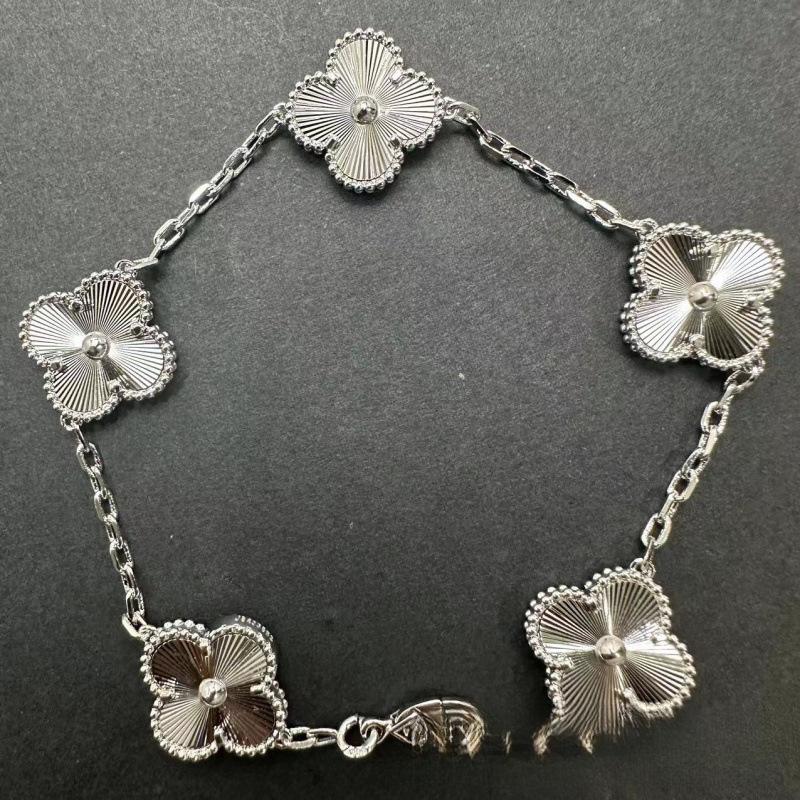 Exquisite Four-leaf Clover Bracelet for Women Five-flower Bracelet Double-sided Natural White Mother-of-pearl and Carnelian Bracelet