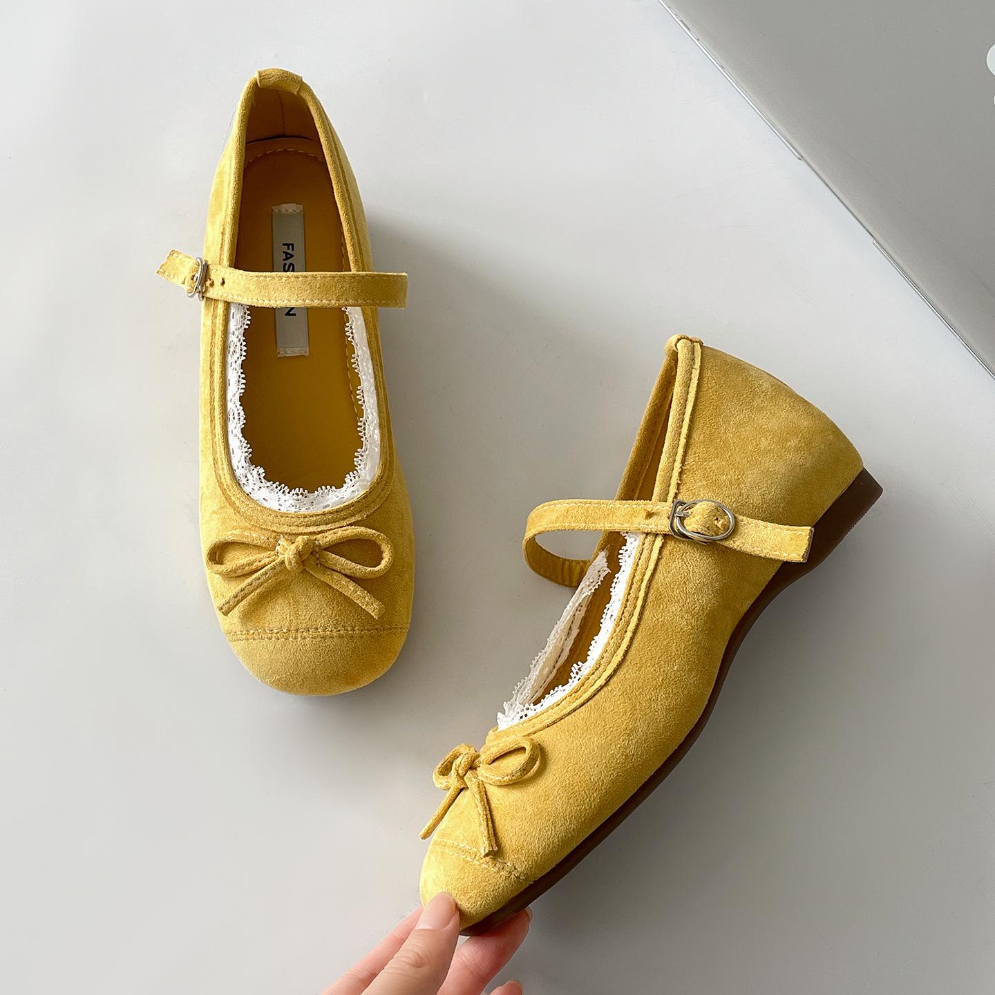

Queen Fan retro French flat bottom shallow mouth single shoes women s summer 2025 new models with skirt inner height increase Mary Jane shoes 40 жёлтый