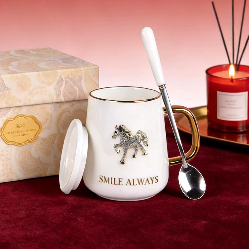 

400ml Horse Ceramic Coffee Mug Gifts for Mom Daughter Cute Horse Mug with Spoon and lid Gift for Birthday 400ML