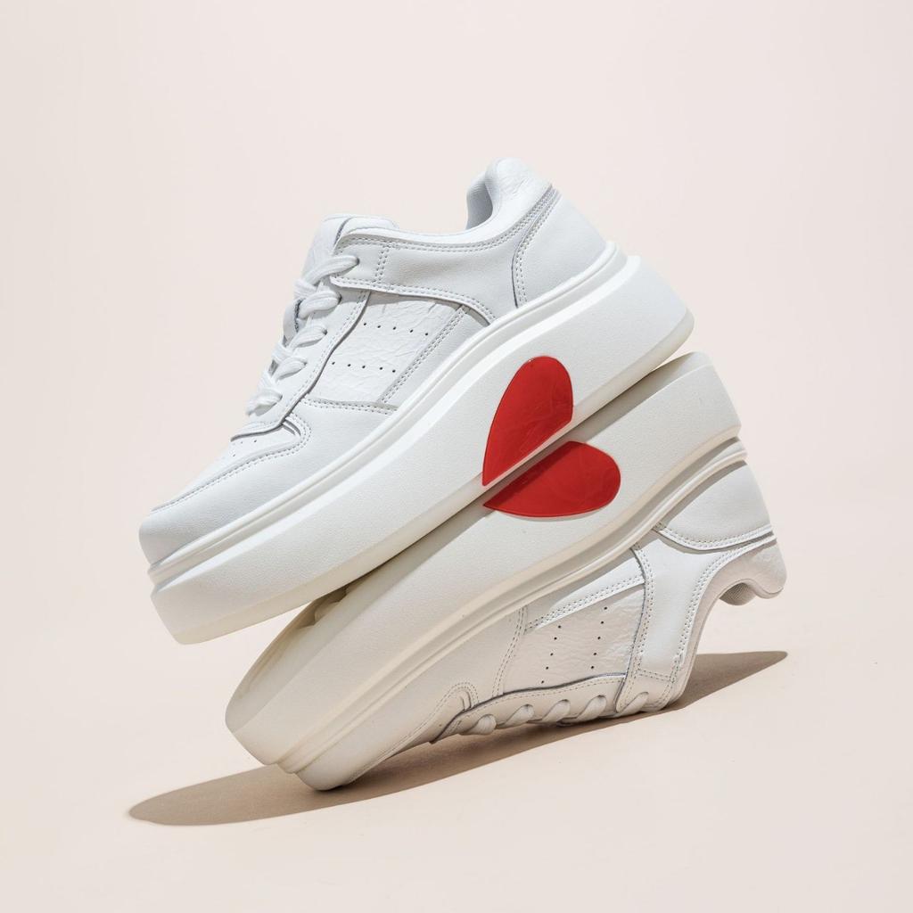 Leather little white shoes women's shoes 24 years old autumn new sports and leisure versatile bread heightened thick-soled small fragrant wind boa