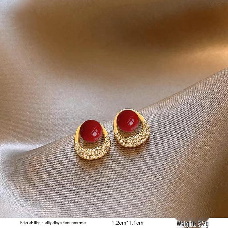 French Retro Pearl Plaid Earrings: Luxury Korean Studs for Women