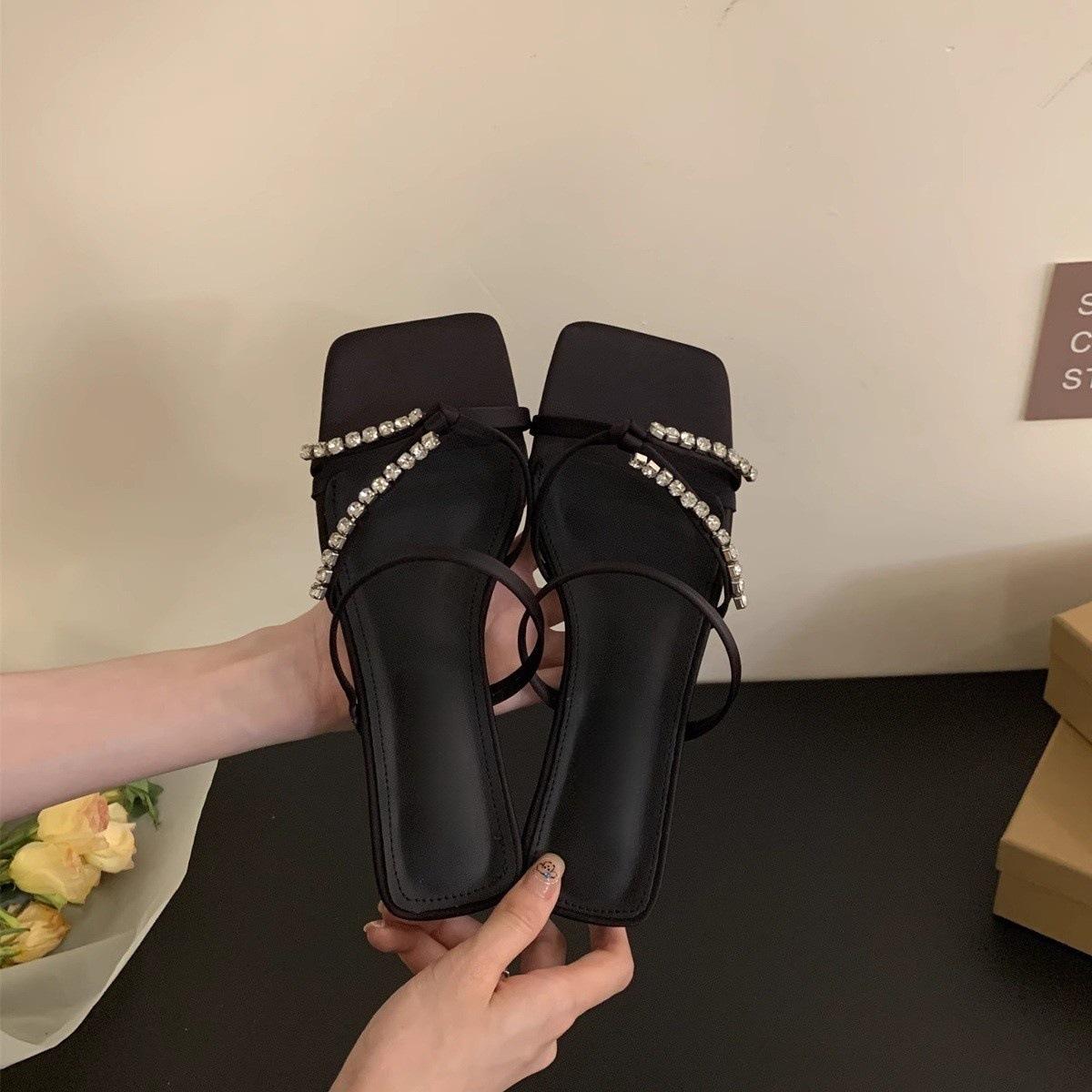 

With skirt temperament slope heel open-toed slippers women s summer wear French beautiful satin rhinestone fashion sandals women s summer 40 чорний