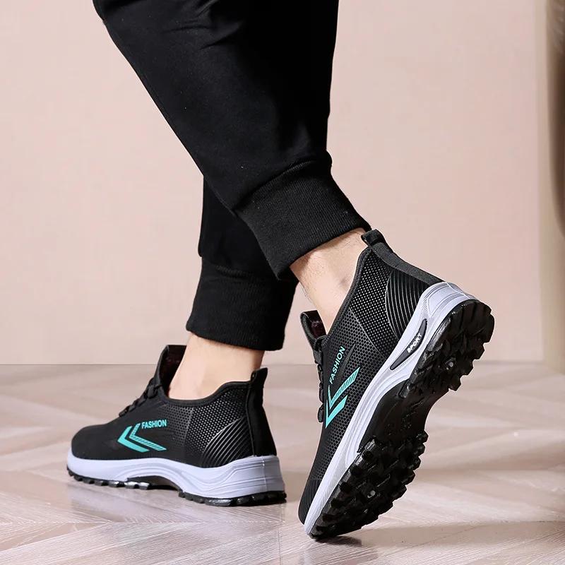 Mode Baumwollschuhe Herren 2024 Winter Neuheit mit zusätzlichem Samt und verdickter Wärme, lässige und modische Sportschuhe Baumwollstiefel