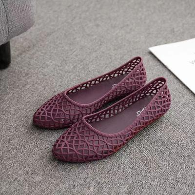 Fashion Sandals Women's Summer Flat 2025 New Versatile Work Shoes Hollow Non-slip Beach Shoes