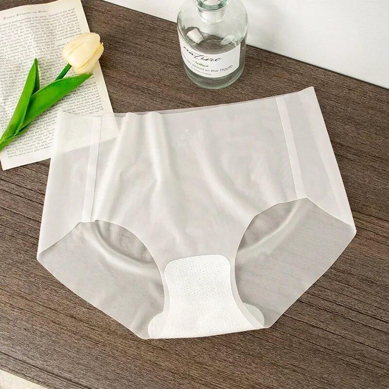 Ice Silk Seamless Underwear Ladies Summer Ultra-thin Sense Quick-drying Pants 3D Peach Hip Fitness Briefs