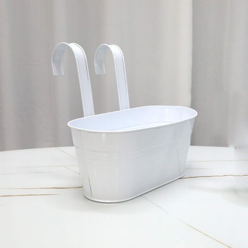 

Железные подвесные цветочные горшки Подвесные кашпо для уличных растений Металлический кашпо для перил и забора с дренажными отверстиями и крючками белый