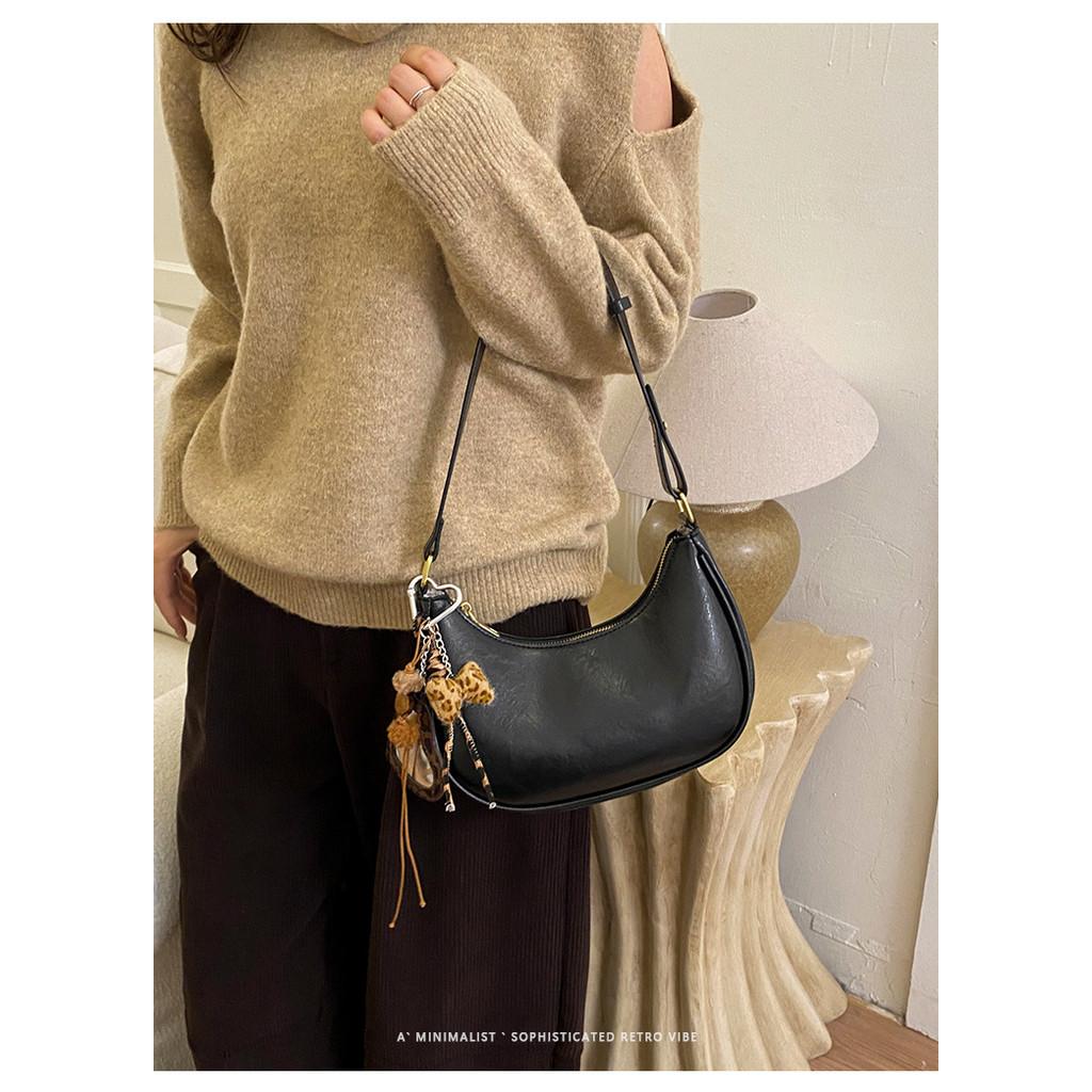 IELGY 2026 Spring Summer New Style Ladies Underarm Female Bag Niche Design Bag Female Solid Color Shoulder Bag Female Dumpling Bag