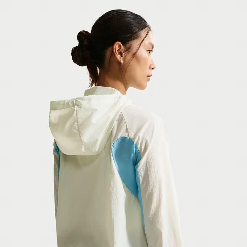 Nike Women's Fashion Woven Jacket