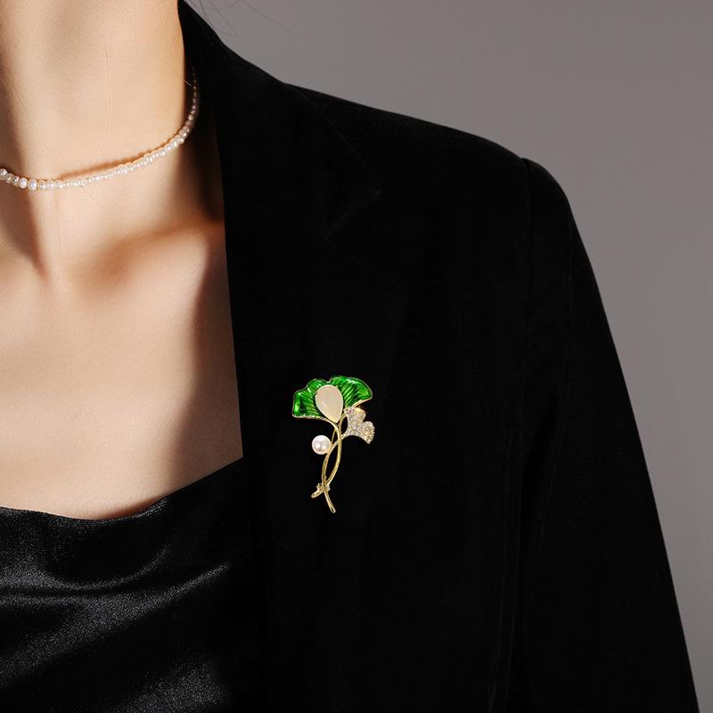 Bo Xin Yun Elegant Zircon Ginkgo Leaf Brooch with Freshwater Pearls and White Jade