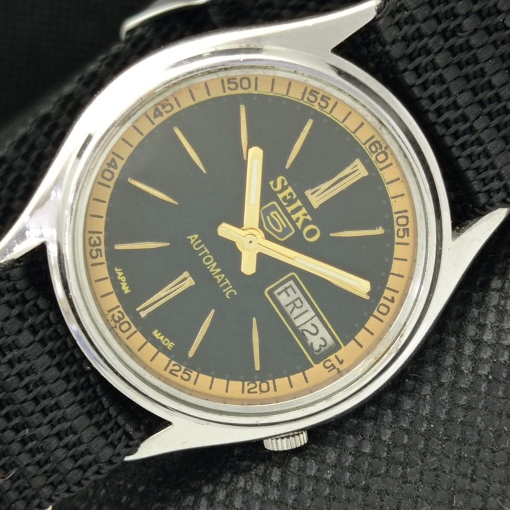 

USED VINTAGE SEIKO 5 AUTOMATIC 7009A JAPAN MENS D/D BLACK WATCH 595a-a312387-2 SKU595a-a312387