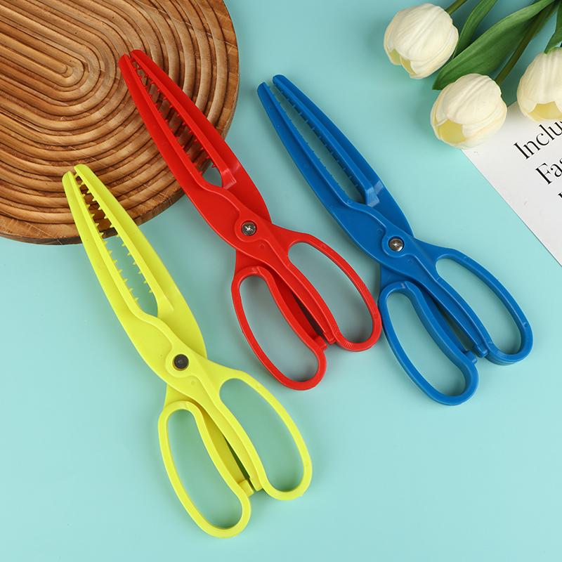 Outdoor Fishing Plastic Clamp Fish Control Non-Slip Sawtooth Controller Lure Fish Hook Clamp Mouth Pliers Lip Grip Tool