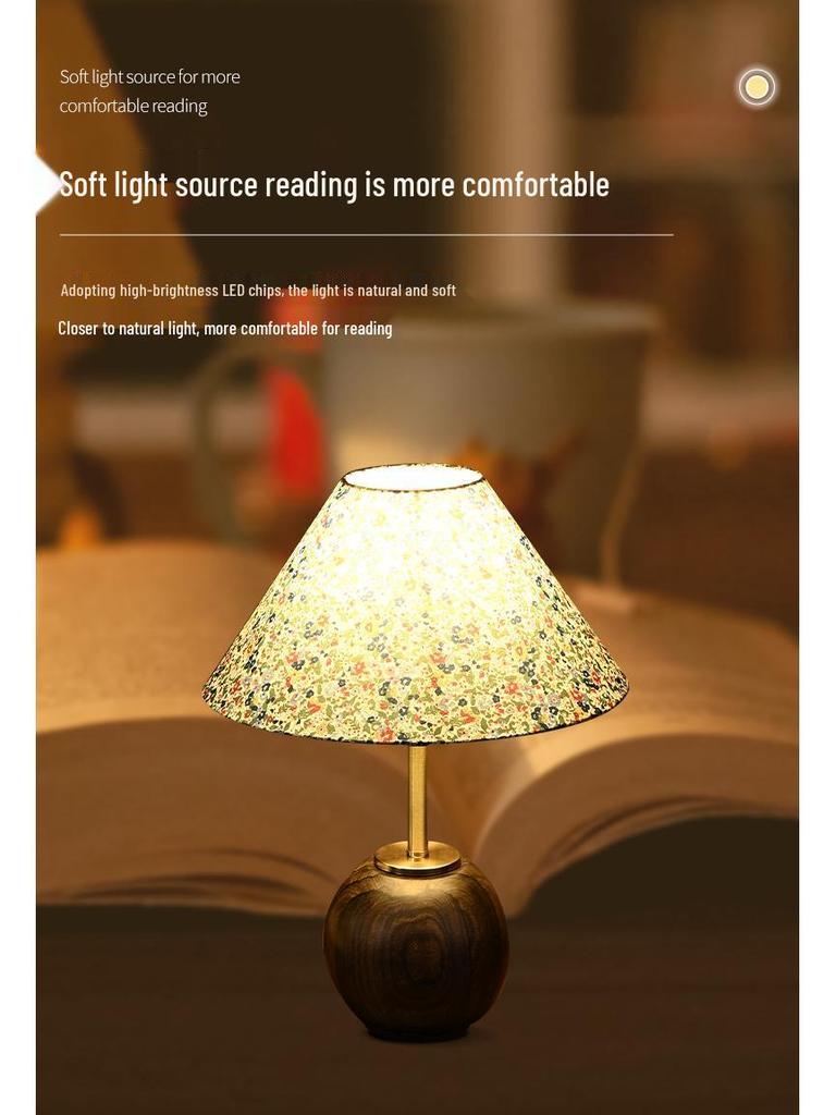 Retro Chinese Floral Table Lamp: Solid Wood Bedside Light for a Warm, Inviting Atmosphere