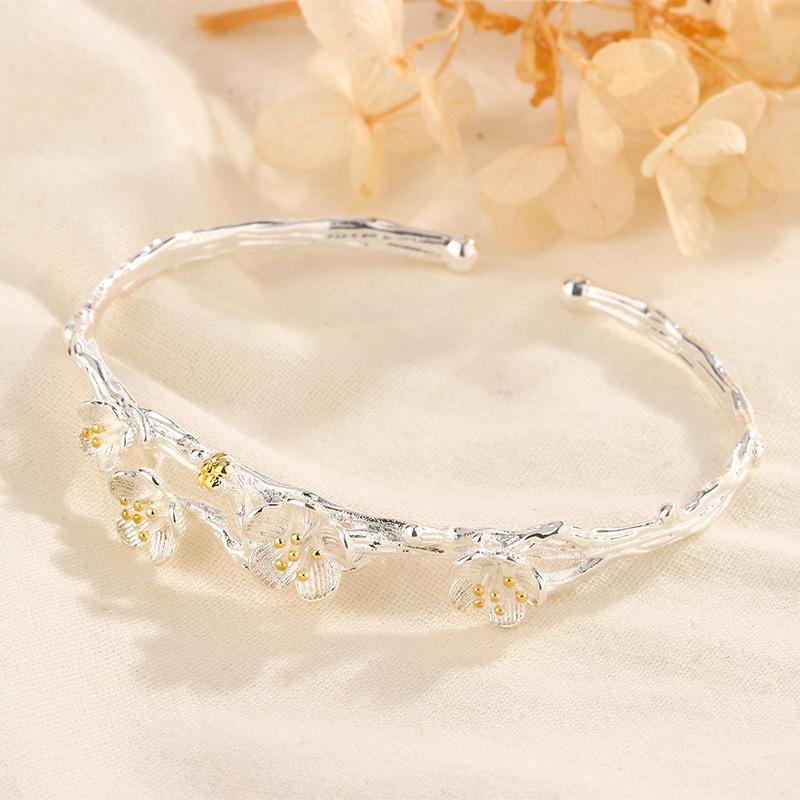 Creative Flower Bracelet Opening Adjustable Personality Literary Temperament Plum Blossom Bracelet for Mother's Day Gifts