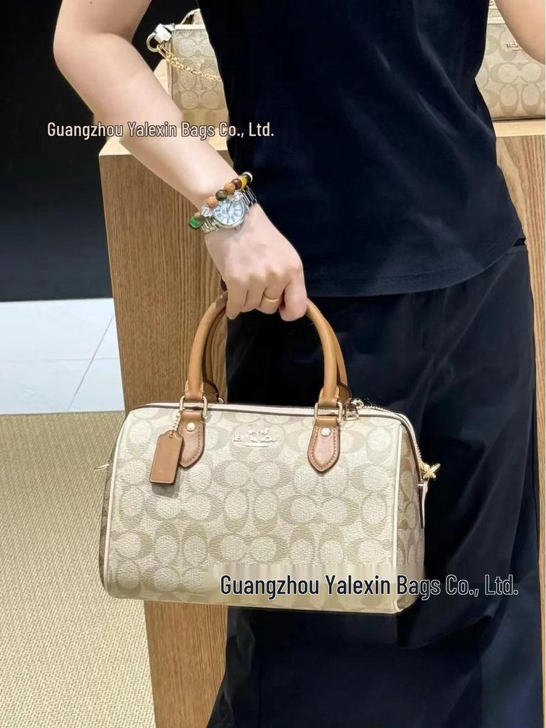 Bolsa Travesseiro Coach Rowan 25 Boston: Bolsa de Mão Clássica Monograma de Grande Capacidade & Bolsa Transversal de Ombro