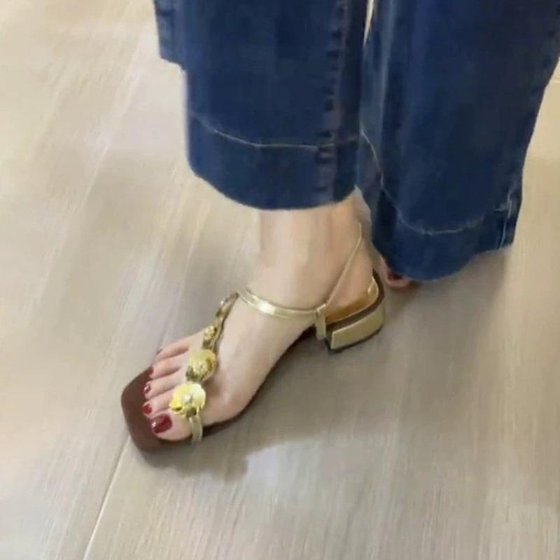 Ny Stil Temperament med Blomst Firkantet Tå Temperament Mote Sandaler Dames Enkle og Utsøkte Romerske Sko