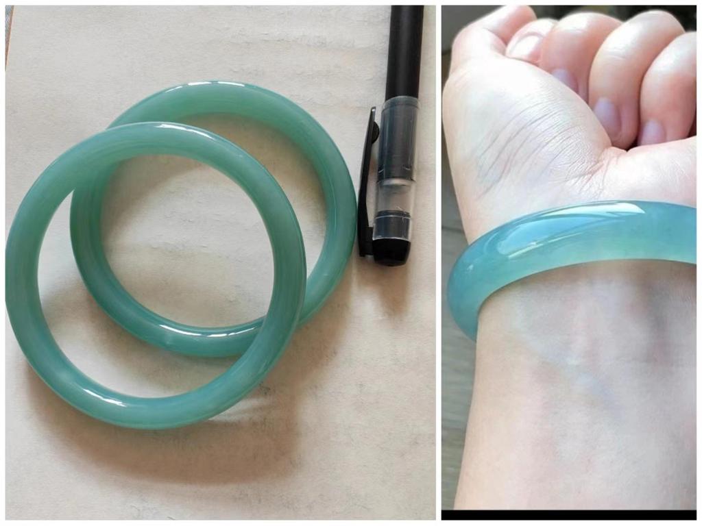 Elegant Chinese Style Jingle Bracelet: Ice-Transparent, Non-Fading Round Bangle Collection