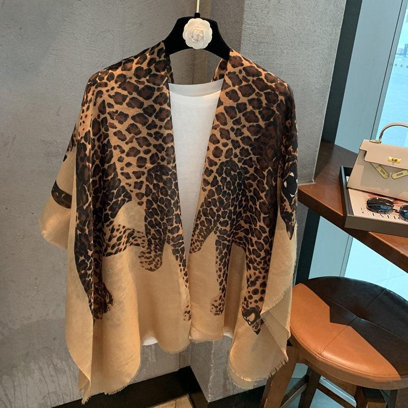 Retro old money style leopard print silk scarf female versatile light luxury temperament money spot scarf air conditioner long shawl outside the room