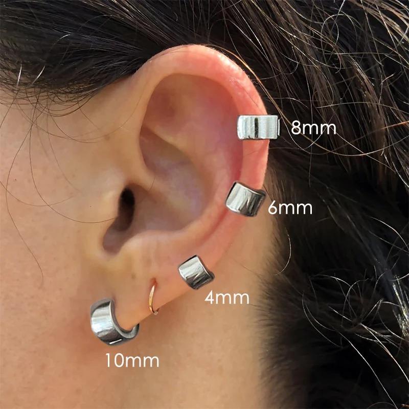 2025 Trend Einfache Klassische Creolen Für Frauen Punk Minilismus Kupferfarbe Breite Glatte Huggie Ohrring Design Piercing Zirkon