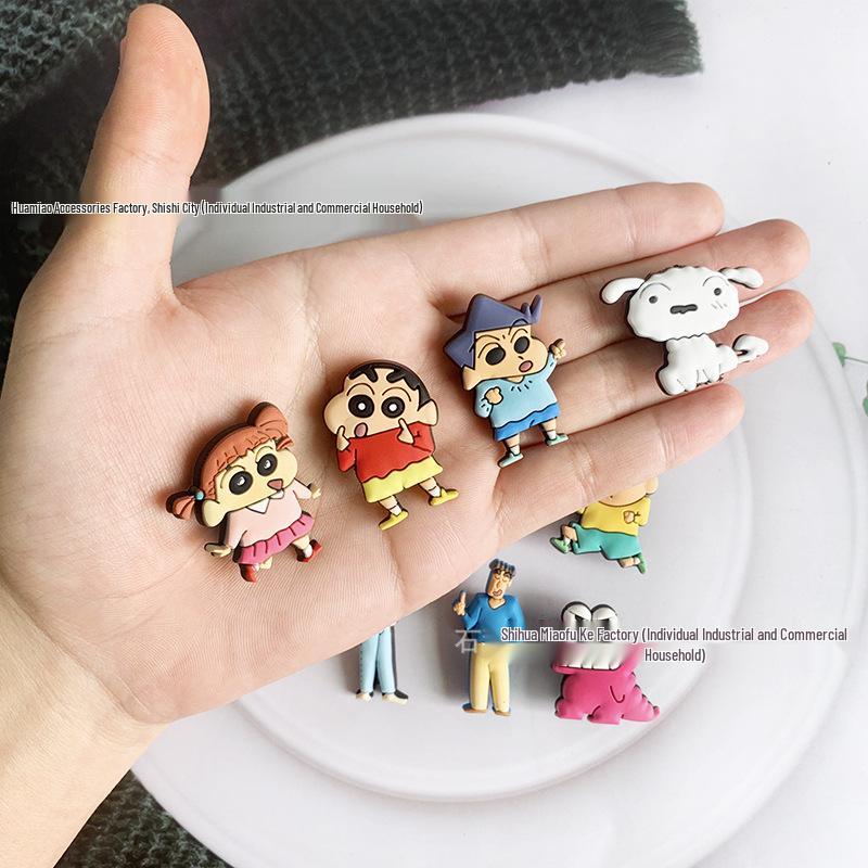 Charms para Zapatos de Dibujos Animados Crayon Shin-chan - Accesorios Desmontables de Goma PVC para Zapatos con Agujeros